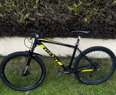 giant hardtail mountain bike
