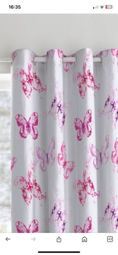 2 pairs of curtains and matching duvet cover