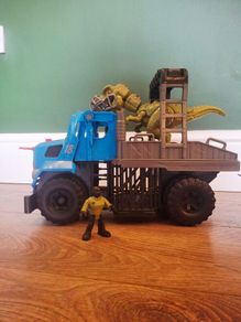 Imaginext Jurassic world dominion breakout dino hauler truck