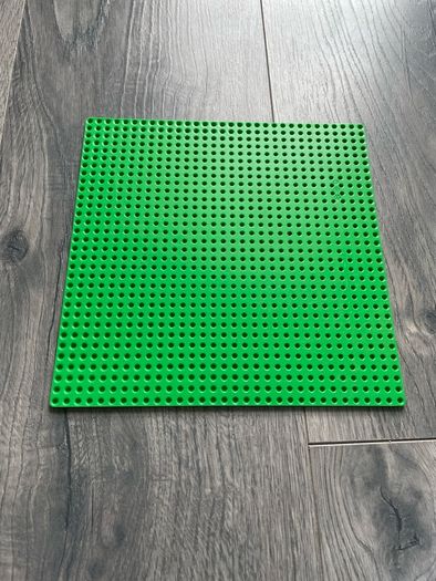 Green 32 x 32 Lego board
