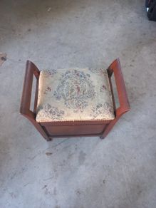 Piano Stool/Bench with storage