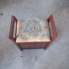 Piano Stool/Bench with storage