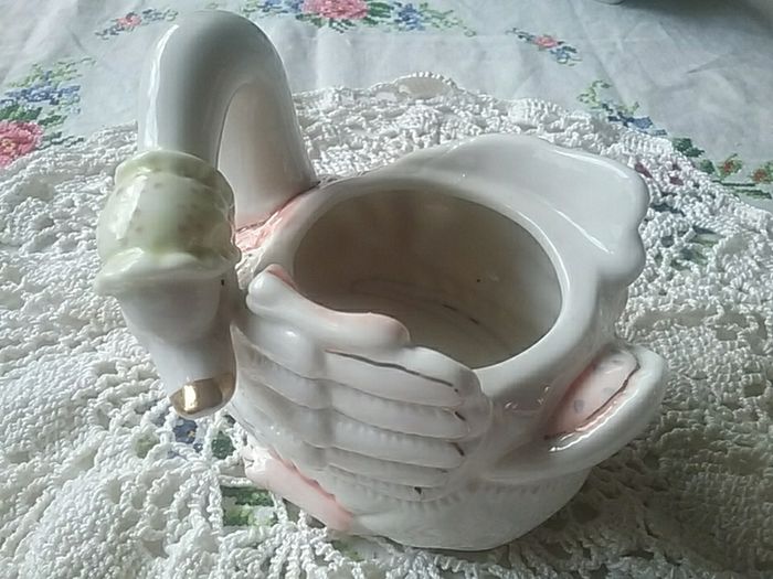 Cute Swan Planter