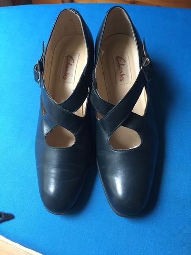 Clark's ladies stylish navy shoes size 37