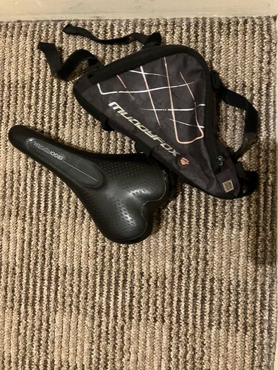 Triangle bag and saddle