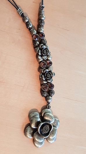 'Rock and Roses' necklace
