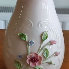 Donegal Irish Porcelain Pedestal Vase Applied Flowers EUC 7.5"