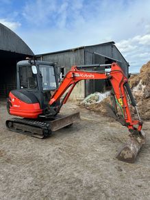 Kubota 3 tonne digger