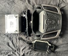 Ford Focus Original Radio/CD Head Unit & Centre Control Panel