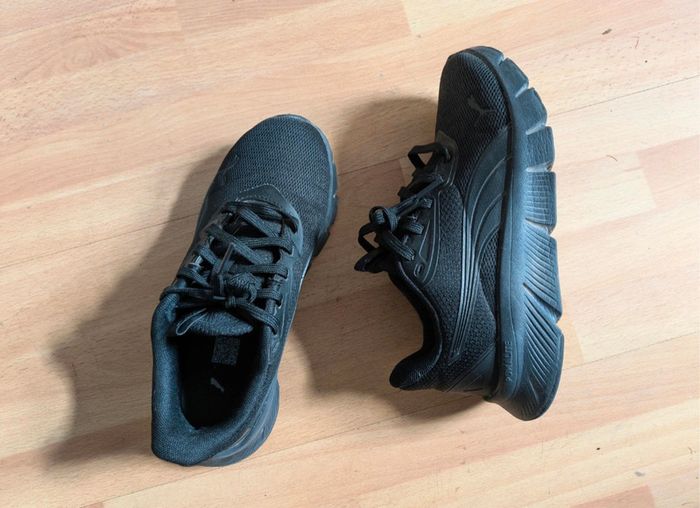 Black Puma Lite runners size 5
