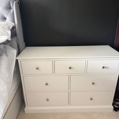 2 large chest of drawers and wardrobe