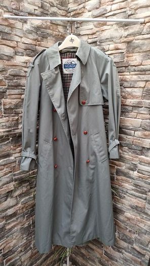 Vintage Nuage ladies trenchcoat Approximately late 90s early 00s Size 10 on label The colour is a pale bluey grey with brown buttons It's got an inner lining that can be removed
