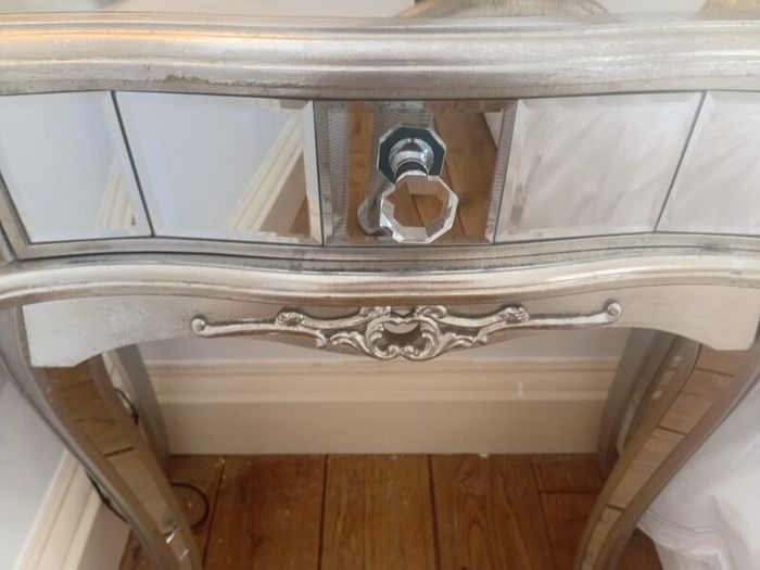 table and matching lamp