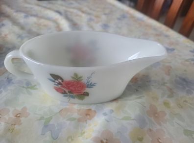 pyrex gravy jug