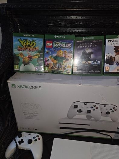 Xbox One S 1TB Box, Controllers, Games