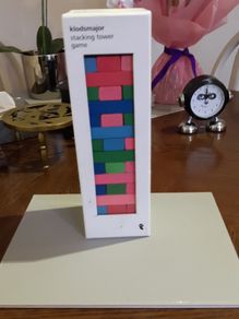 Stacking blocks coloured
