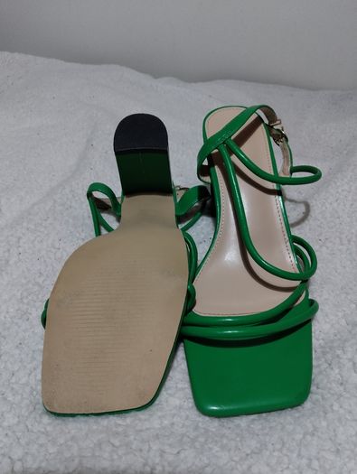 Beautiful Green Shoes New