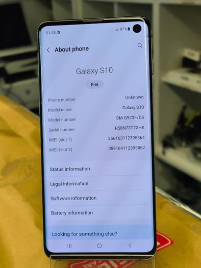 Samsung Galaxy S10 128GB Dual Sim LOCKED TO THREE Network Black (LCD has a crack)