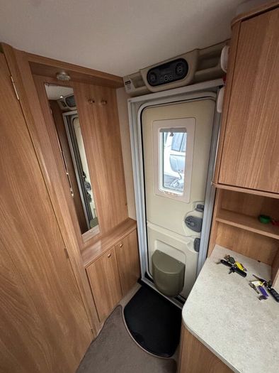 Swift Challenger SE 480-2 Berth - Fixed Awning