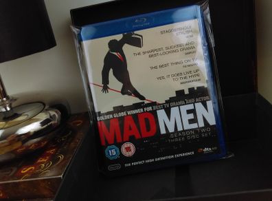 Mad Men ! Complete Season 2 ! Blu-ray ! Three Disc Set ! 2009 !