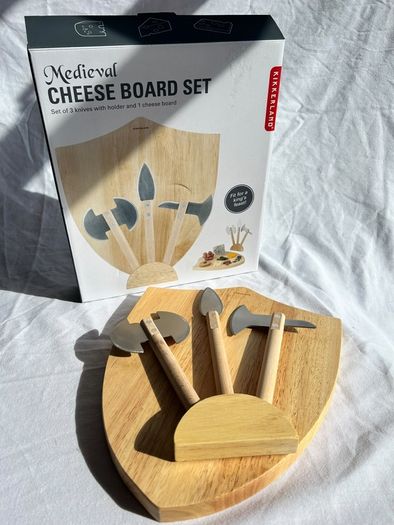 Kikkerland Viking Cheese Board Shield + 3 Axe Knives - NEW Sealed