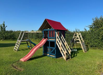 Treehouse, swing set, 2 slides