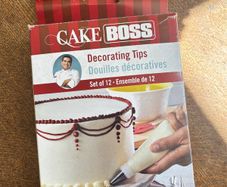 cake decorating equipment