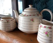 vintage 1960s Sadler set.