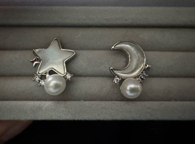 Moon and Star Pearl earrings