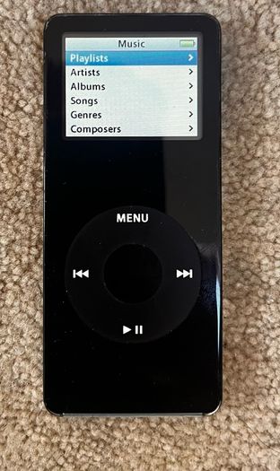 Apple iPod nano 1st Gen (4GB Black) - Model A1137