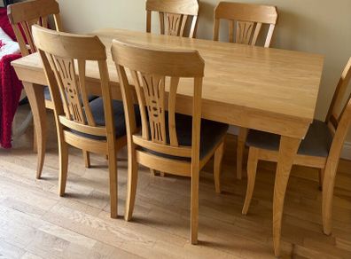 Table and 6 Chairs