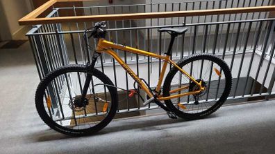 Mountain Bike, Cannondale Trail 5 29er, Size L, Barely Used