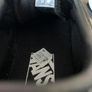 Vans authentic size 4 Image 3