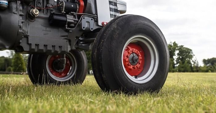Massey Ferguson 175 (fully restored)
