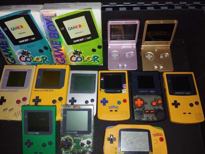 Nintendo Game Boy Collection Original, Pocket, Color, Advance & SP