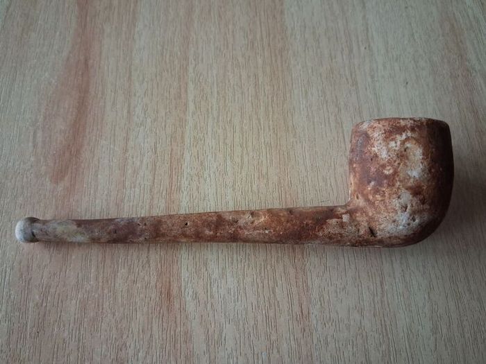Vintage clay pipe