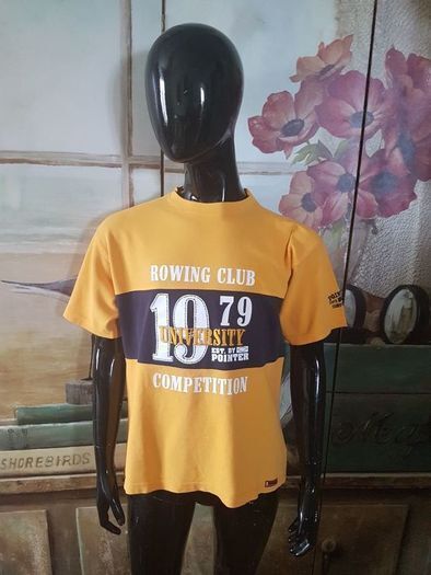 Vintage Designer Pointer Tee Shirt Age 9-10 or 134-140