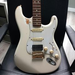 2011 Squier Stratocaster Classic Vibe '60s (with Duncan and DiMarzio)