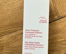 Clarins one step gentle exfoliating cleanser