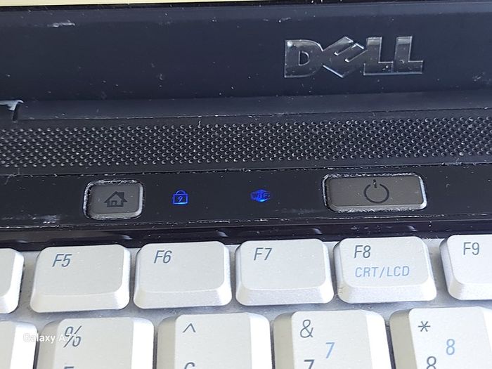DELL XPS M1330, Windows 7, Intel Core 2 Duo CPU T8100, 2.1GHz, 4GB Ram, 300GB HDD, Chrome, VLC etc, A true Blast from the Past