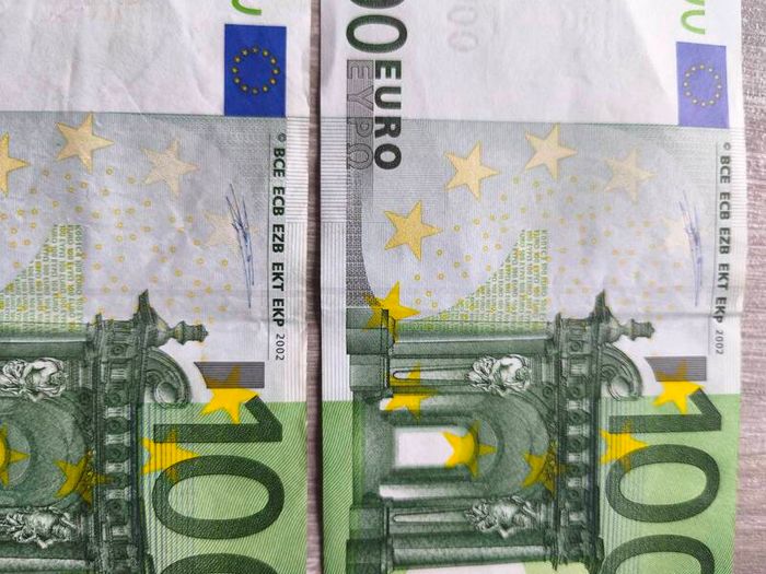 Rare 100 euro T Duisenberg banknotes 2002