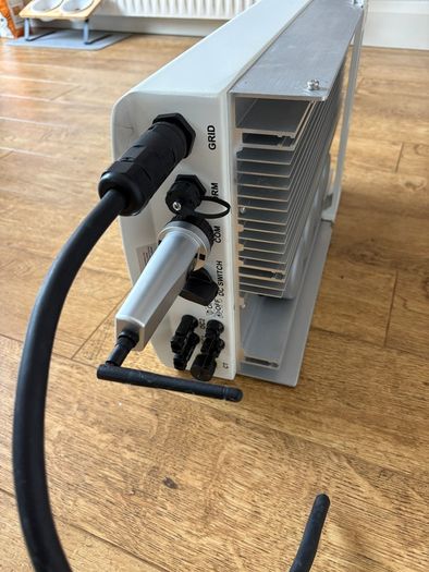 Solis 4kW Solar Inverter S6-GR1P4K + WiFi Data Logger, 3 Years Old