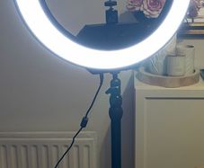 Elgato ring light with adjustable desk mount stand