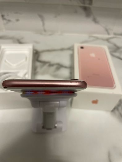 Apple IPhone 7 32 gb Unlocked Rose Gold Boxed
