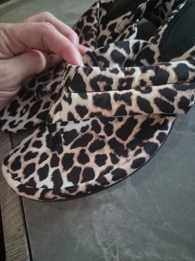womens sandals