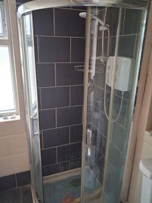 Quadrant Shower double doors unit enclosed