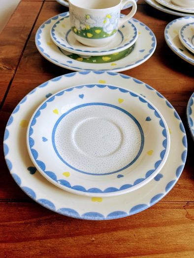 1970s English Ironstone 18 piece set
