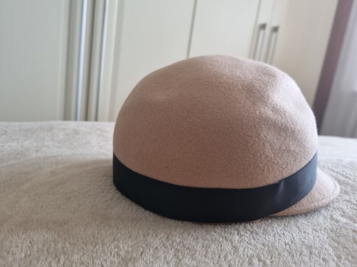 Ted Beker hat