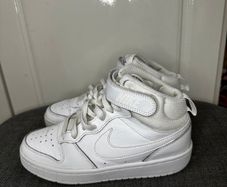 Nike court borough trainers