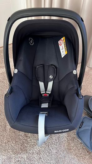 Like-New Maxi-Cosi TINCA Car Seat in Black & Grey & universal ISOFIX Maxi-Cosi FamilyFix2 for Preemie, Newborn, Baby, Toddler - 2 Piece Bundle